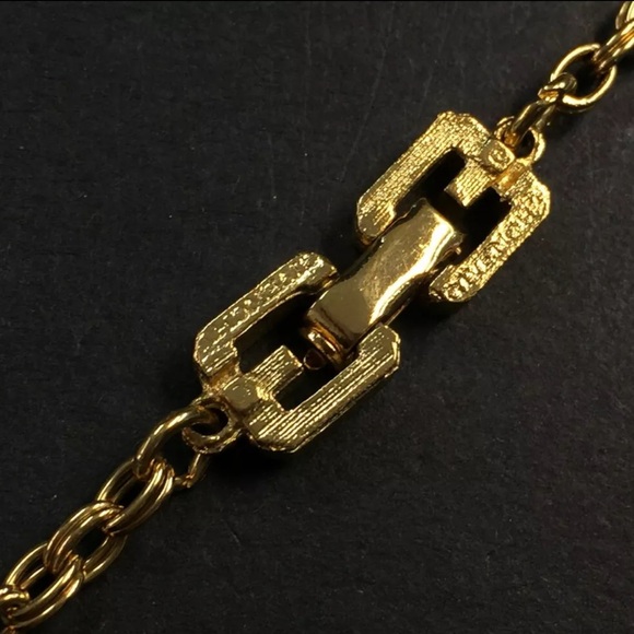 ❌SOLD❌ Givenchy Double G Gold Tone Chain Necklace - Picture 7 of 8